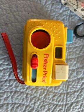 Vintage: 1993 Fisher-Price Bright Yellow Toy Camera